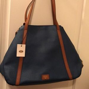 NWT Ava Shopper bag. Zippers to help it expand